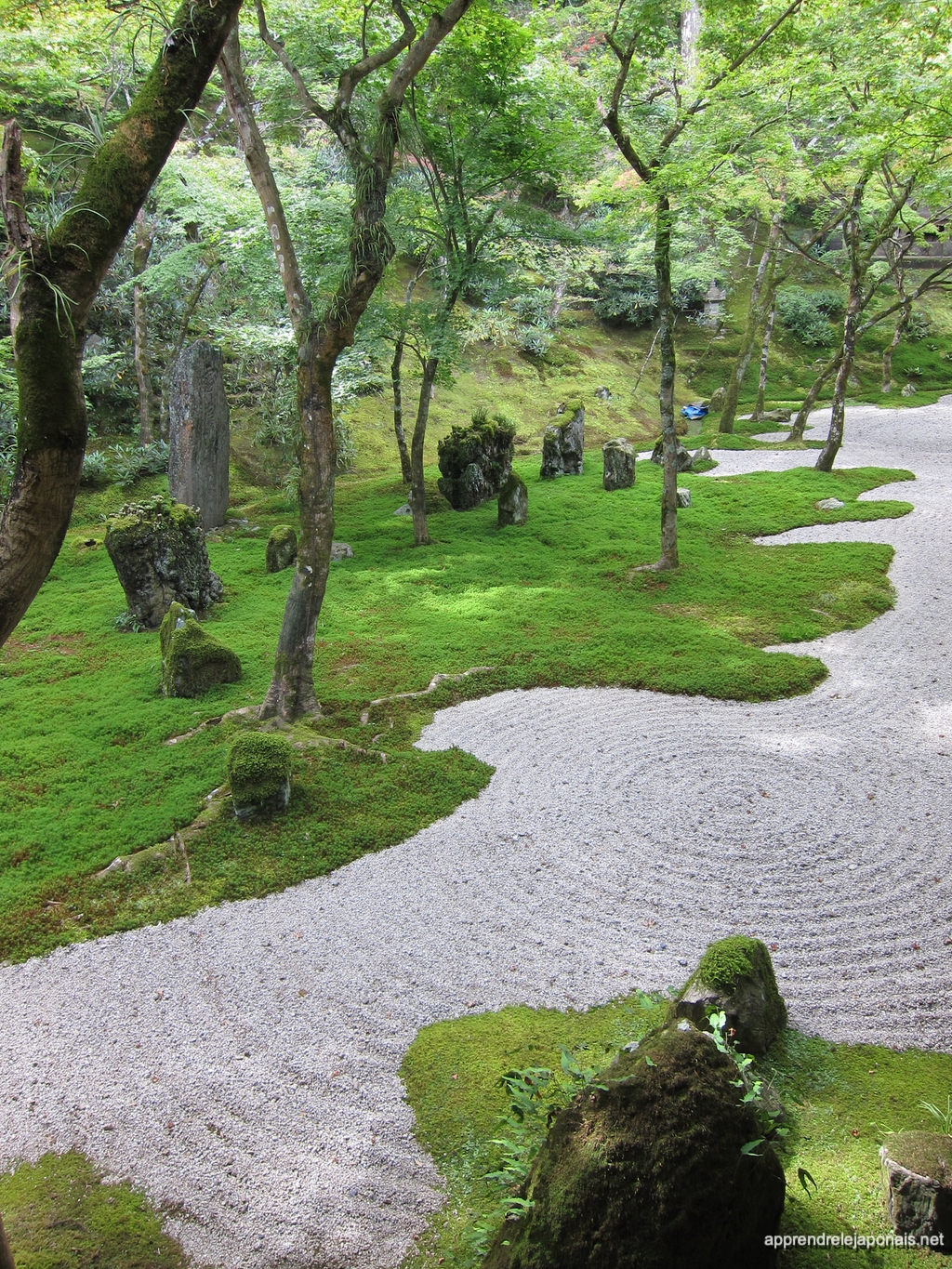 Jardin de mousse et de gravier du Kōmyōzen-ji à Dazaifu