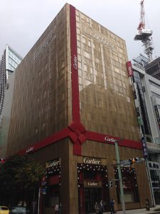 Les enseignes ginza toujours bien décorées